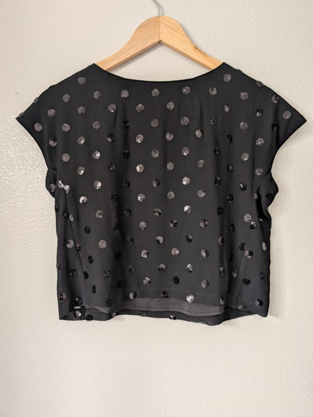 Eliza J Black Sequin Polka Dot Cropped Cap Sleeve Top Size 2 Party Blouse
